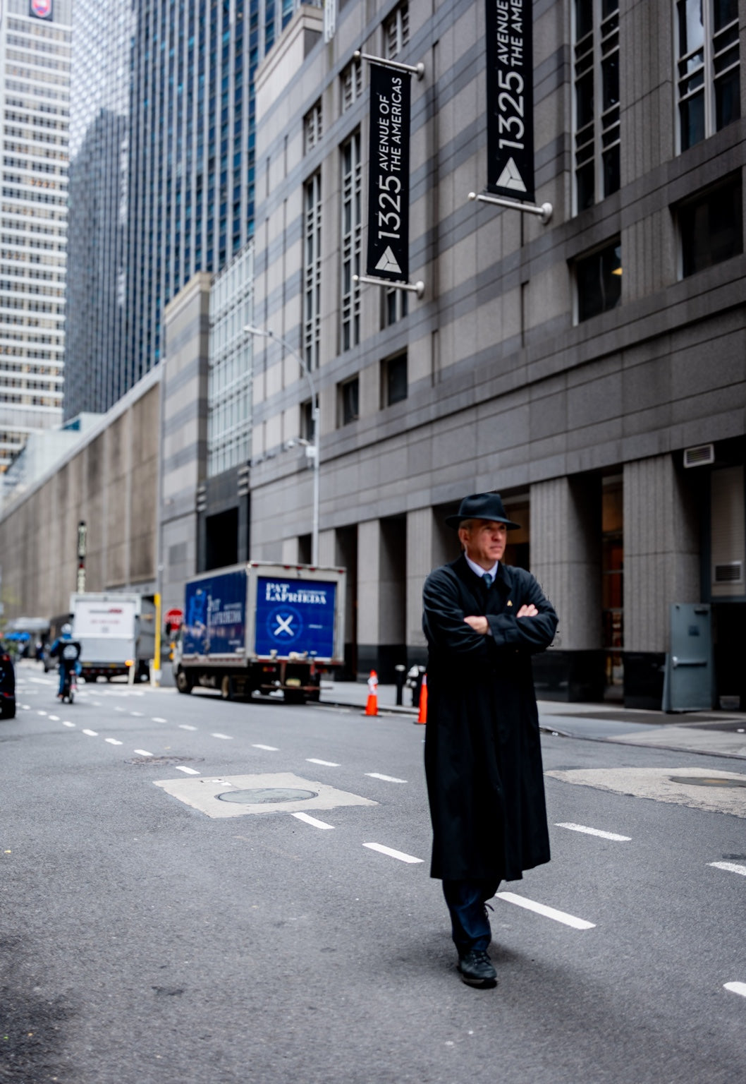 A man standing in a New York street
